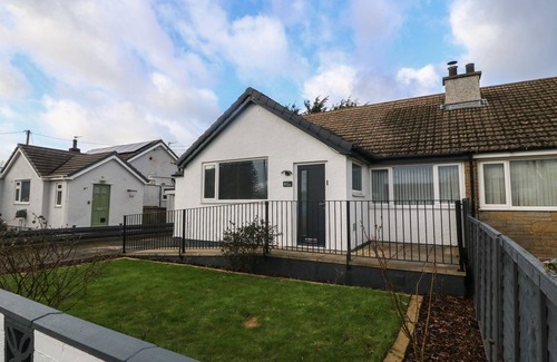 Dwyran House | TY NAIN, pet friendly, with open fire in Llanfairpwllgwyngyll