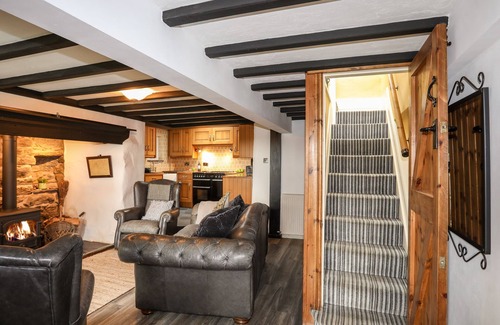 Rhyd-y-clafdy Cottage | TY NEWYDD, family friendly, with open fire in Llanaelhaearn