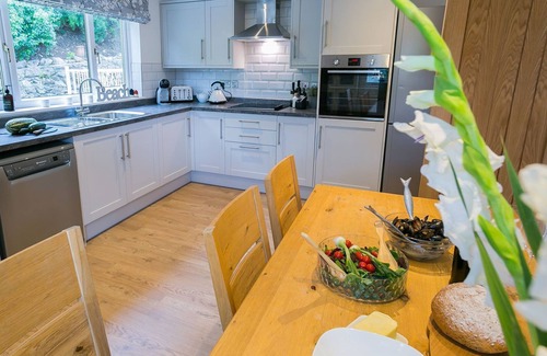 Pentraeth Apartment | Ty'r Ardd - a ground floor bedroom that sleeps 7 guests in 4 bedrooms