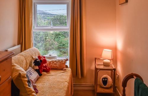 Llanllyfni House | Ty Tarth