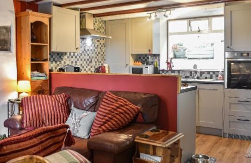 Llanllyfni House | Ty Tarth