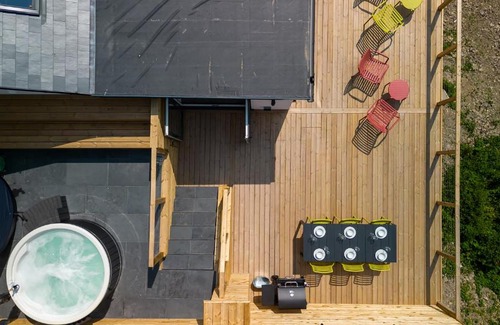 Colwyn Bay House | Ty Uchaf Cottage