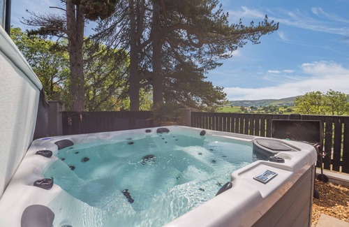 Llysfaen House | Tyddyn Elidir - Three Bedroom House, Sleeps 6