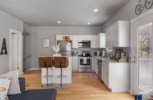 Fayetteville House | Tylers Razorback Getaway sleeps 4