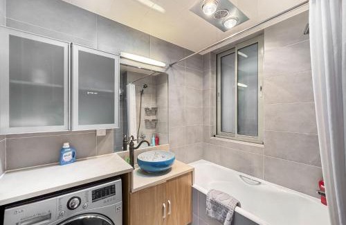 Changning Apartment | Tyms 2BR Apt TianshanRD Near CESIS Line2