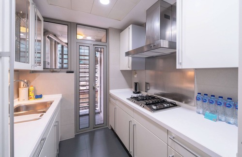 Xujiahui Bed & Breakfast | Tyms 3BR 2BA Apartment in Xujiahui