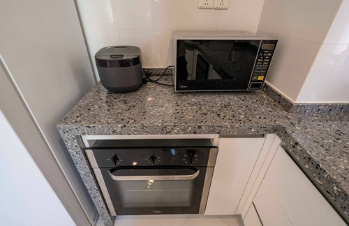 Xujiahui Bed & Breakfast | Tyms 4BR 2BA Apt Novel Garden