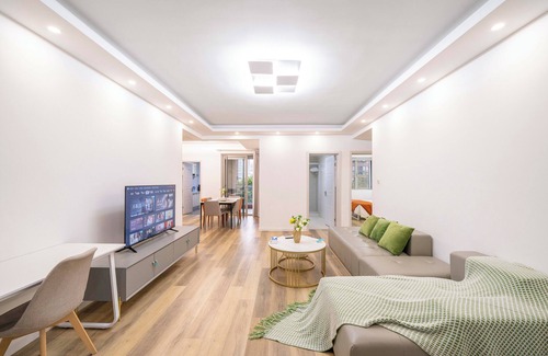 Changning Bed & Breakfast | Tyms Luxury 4BR 2BA APT Garden