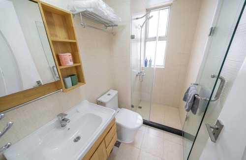 Changning Bed & Breakfast | Tyms Luxury 4BR 2BA APT Garden