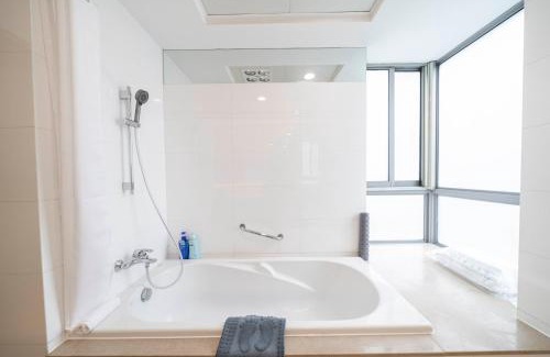 Xujiahui Apartment | Tyms Spacious 3BR 2BA APT Laishi Di