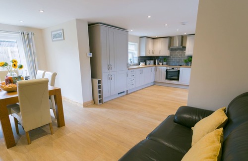 Elim Cottage | Tyn Y Coed - a remote that sleeps 6 guests in 3 bedrooms