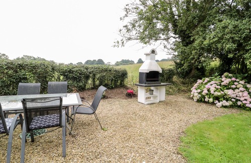 Moelfre Cottage | TYN Y GRAIG, family friendly, character holiday cottage in Moelfre