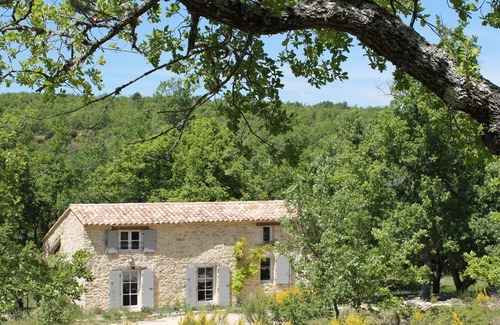 Saint-Martin-de-Castillon House | Typical Provencal stone house with pool in a quiet, secluded location