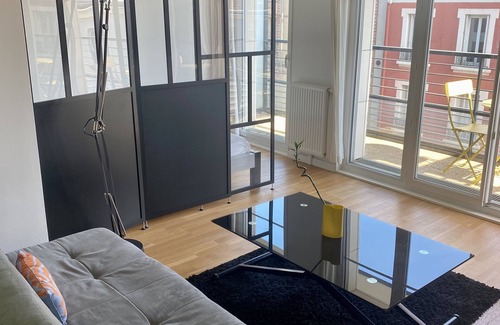 Montrouge Apartment | Typical and Trendy Area - 15' Sub From Eiffel Tower
