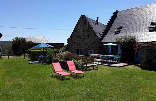 Correze House | Typical Corrèze barn in stone in a preserved nature