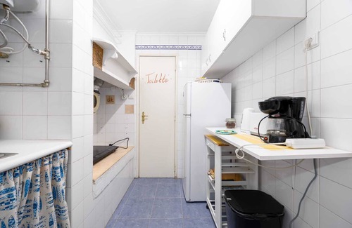 Santo Estevao Apartment | Typical Crooked House Alfama
