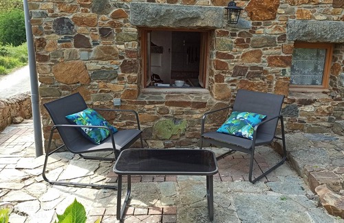 Lezardrieux House | Typical fisherman's house not far from the sea and the GR34 (customs footpath).