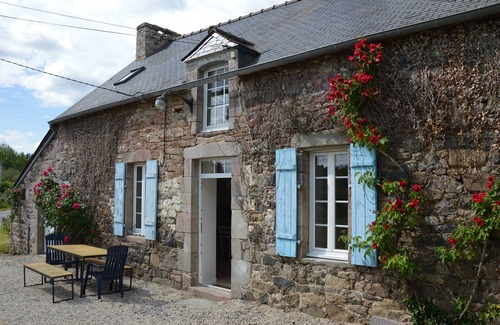Plevenon House | Typical house, Cap Fréhel, 5 km from sandy beaches, enclosed garden, barbecue