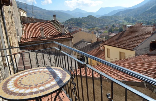 Villalago House | Typical Italian country house