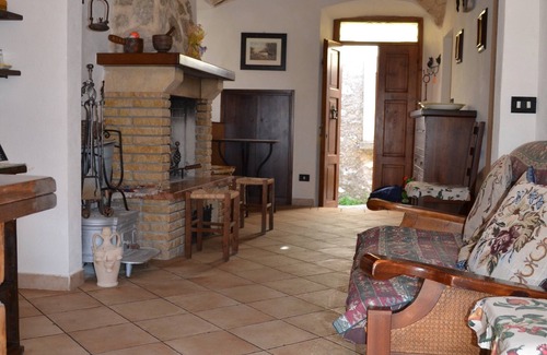 Villalago House | Typical Italian country house