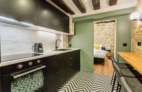 Arsenal Apartment | Typical Parisian Apartment in Le Marais#4 pers