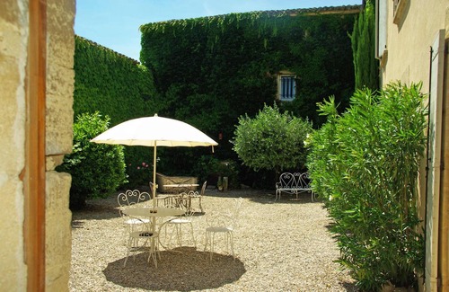 Caumont-sur-Durance House | typical provencal farm 18ème in gordes, luberon area in provence with great charm with magnificent view, ideal for family or friends reunions - 12 persons