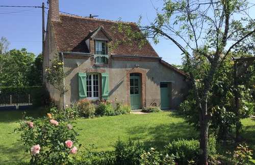 Gy-en-Sologne House | Typical Solognote house renovated in a flowery and wooded setting