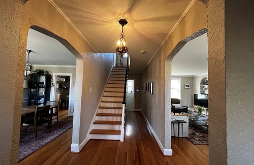 University City House | U-City Walkable Gem-Travel Nurses Close to BJC/Wash U