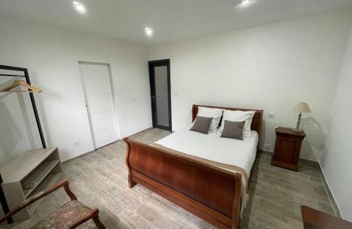 Aleria Apartment | U Secondu Appart neuf spacieux au calme