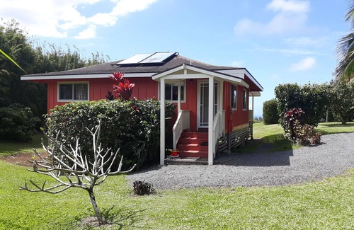 Ulumalu House | UALANI RETREAT. Spacious Ocean/Mountain View Cottage.Private Tropical Sanctuary.