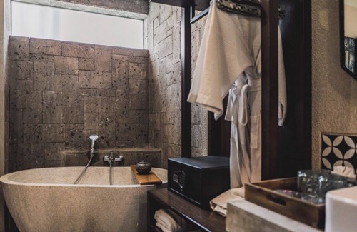 Peliatan Villa | UB1015-1 Suite Room in Ubud