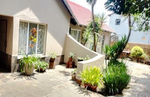 Garsfontein House | Ubuntu Guesthouse