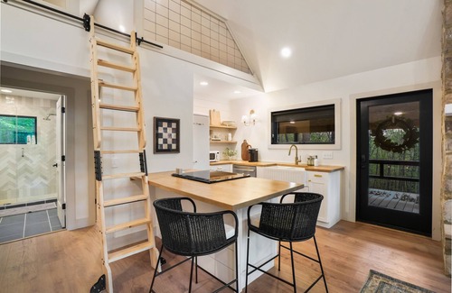 Rockbridge Cottage | Uckor's Cottage at Hocking Hills