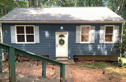 Watkinsville House | UGA Tix available with booking! Cozy home near Athens, shops, stadium, etc.