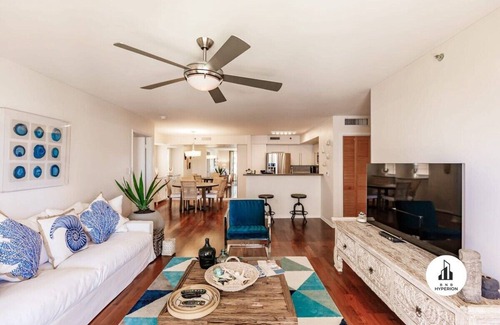 Aventura Condo | Uhost AI | 3BR Oasis | Pool, Gym & Scenic Views