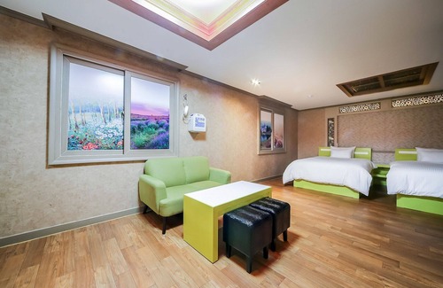 Uiryeong Hotel | Uiryeong Azalea