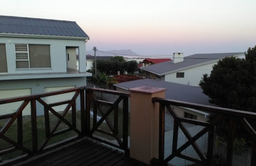 Kleinmond House | Uiteindelik - Kleinmond :- Secluded village on the Coast