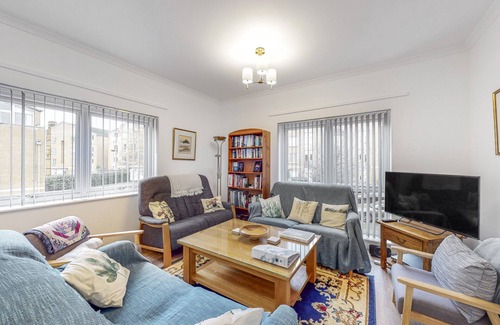 Bow West House | UK.LO.PRI - Beautiful 4-bedroom house in Victoria Park