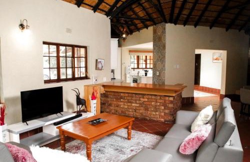 Greater Johannesburg Metropolitan Area Cabin | Ukhanya resort