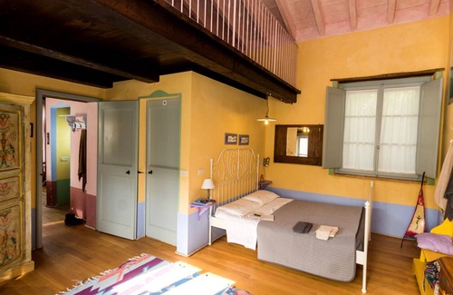 Montelaguardia Other | Ulivo, painted apartment in a farmhouse 10 minutes driving from Perugia downtown
