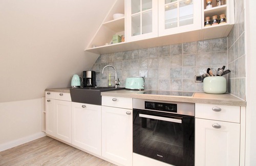 Kuehlungsborn Apartment | Ulmenhof WE 11: modern, high-quality furnished 1-room apartment