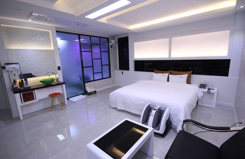 Ulsan Hotel | Ulsan KTX Station G and G