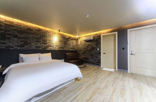 Nam-Gu Hotel | Ulsan Sinjeong-dong Marilyn