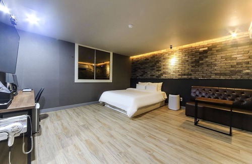 Nam-Gu Hotel | Ulsan Sinjeong-dong Marilyn