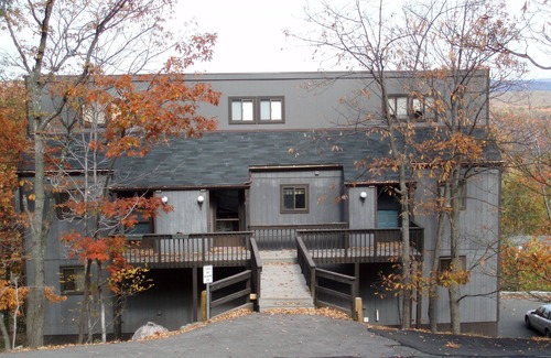 Village at Camelback House | Ultimate 4 Season Family Getaway on Camelback Mntn - Sleep options for 14 - WiFi