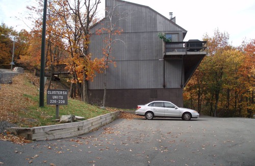 Village at Camelback House | Ultimate 4 Season Family Getaway on Camelback Mntn - Sleep options for 14 - WiFi