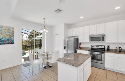 Sunridge Woods Villa | Ultimate 6 Bedroom 5 Bathroom Resort Home With Pool 12 Minutes From Disney