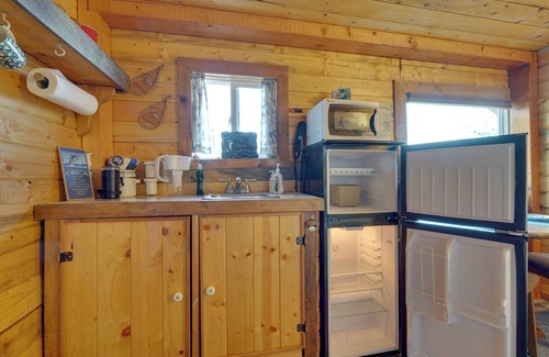 Ridgeway Apartment | Ultimate Alaskan Retreat: Lakefront Soldotna Cabin