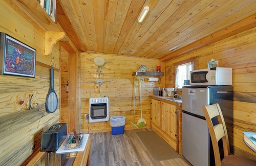 Ridgeway Apartment | Ultimate Alaskan Retreat: Lakefront Soldotna Cabin