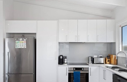 Sunderland Bay House | Ultimate Beachfront Retreat